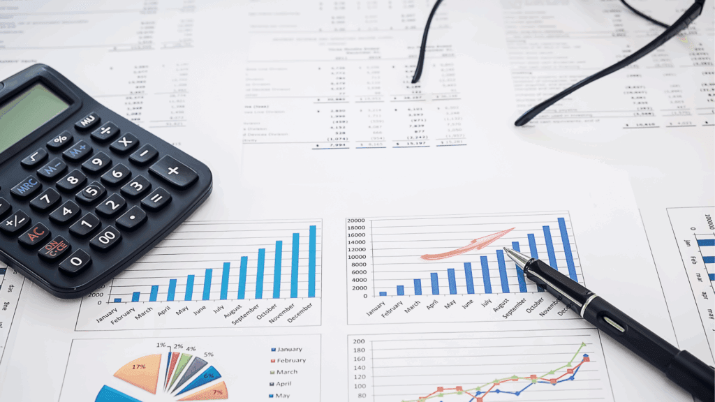 Statistiques: graphique statistique avec histogrammes et courbes, affichant des données complexes.